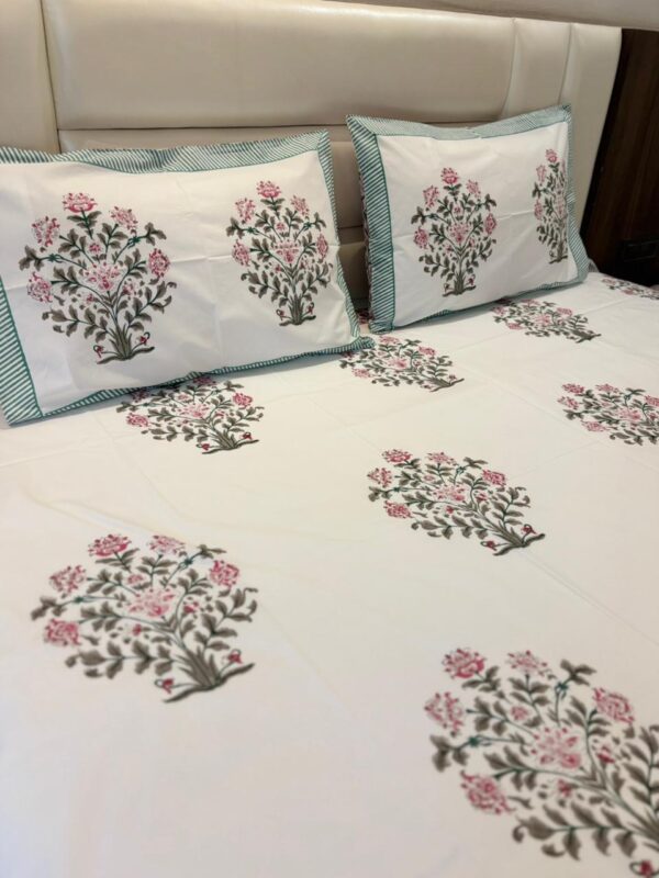 Fitted Bedsheet - Flower Bouquet
(Dispatch time 24 hours)