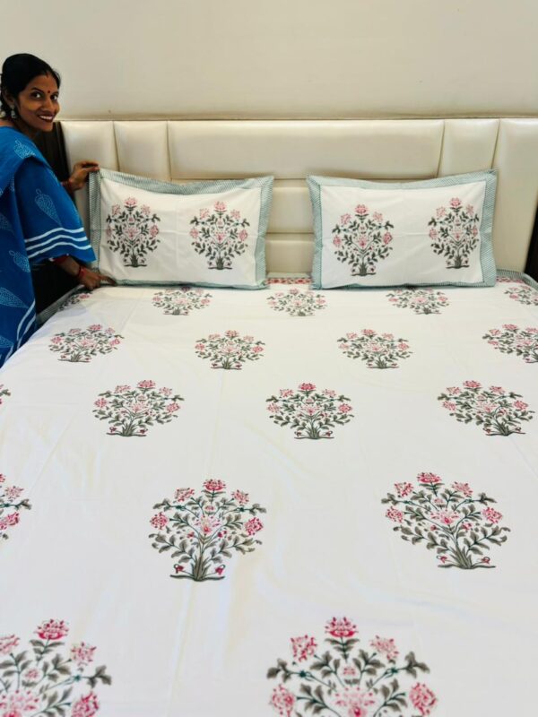 Fitted Bedsheet - Flower Bouquet
(Dispatch time 24 hours)