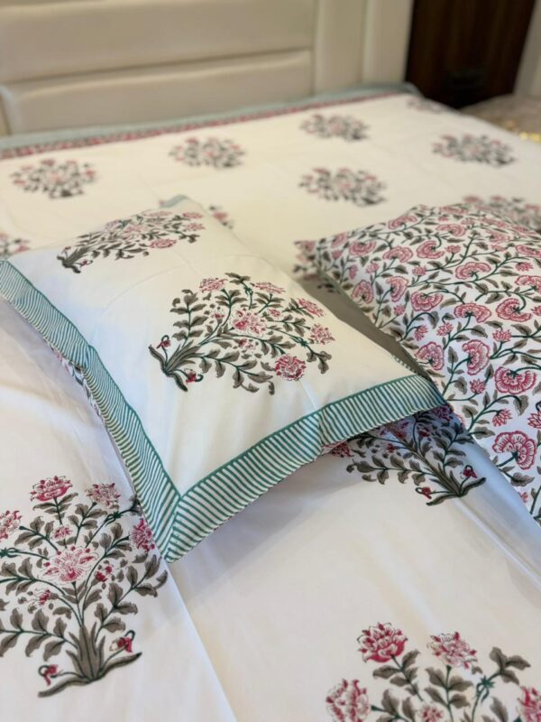 Fitted Bedsheet - Flower Bouquet
(Dispatch time 24 hours)