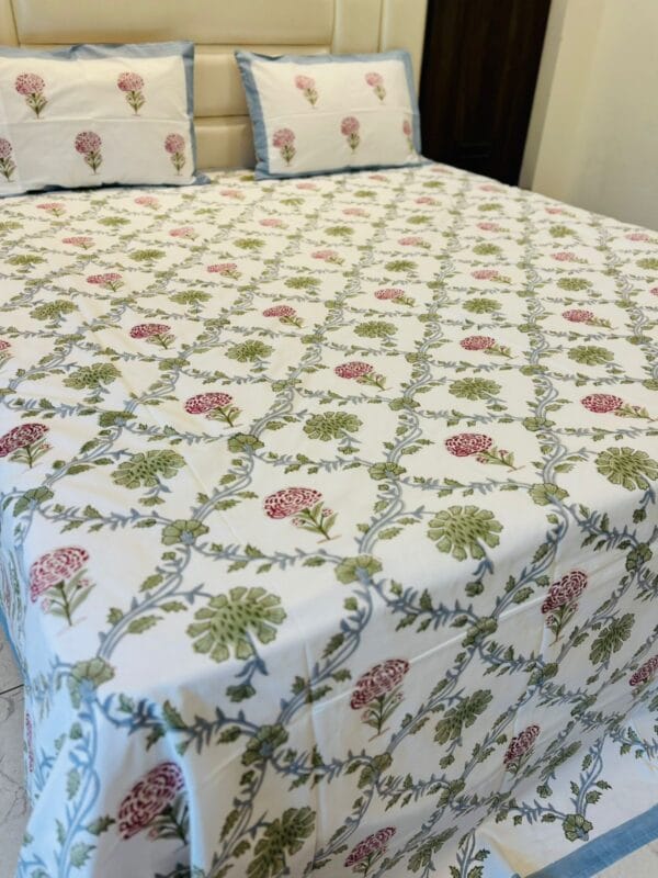 Flower King Size Sheet with 2 Reversible Pillow Covers 4 1