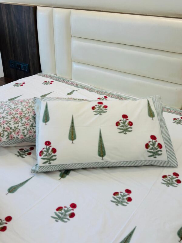 Mahal - King Bedsheet with 2 Pillow Covers 
( Dispatch Time 24 hours)