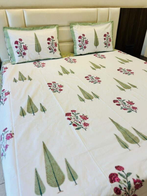 Rani - Queen Bedsheet with 2 Pillow Covers 
( Dispatch Time 24 hours)