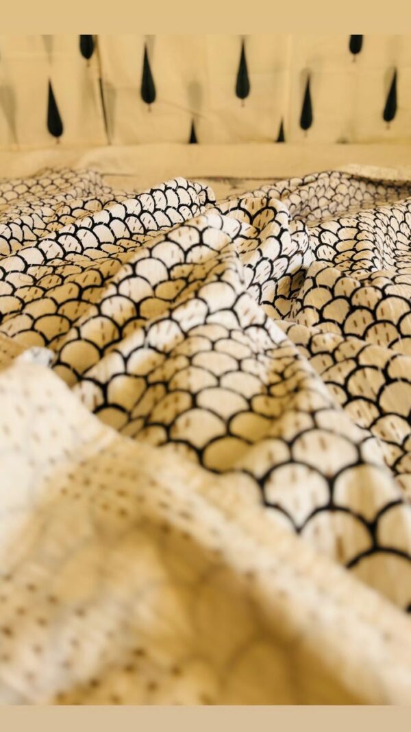 Kantha White 1