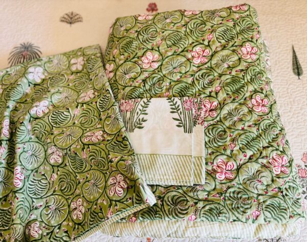 Green Love 🍃 Bedding Set 2