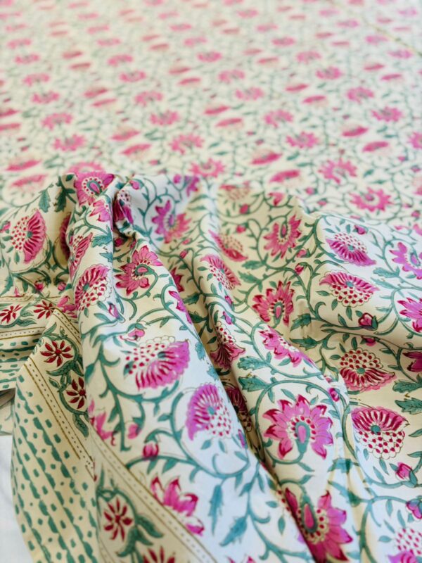 Zinnia Ethnic Naaari 3