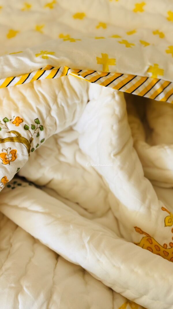 Giraffe 🦒 for Toddler 

Toddler Block Print Quilt - Giraffe 🦒 (Dispatch Time 24 Hours)
