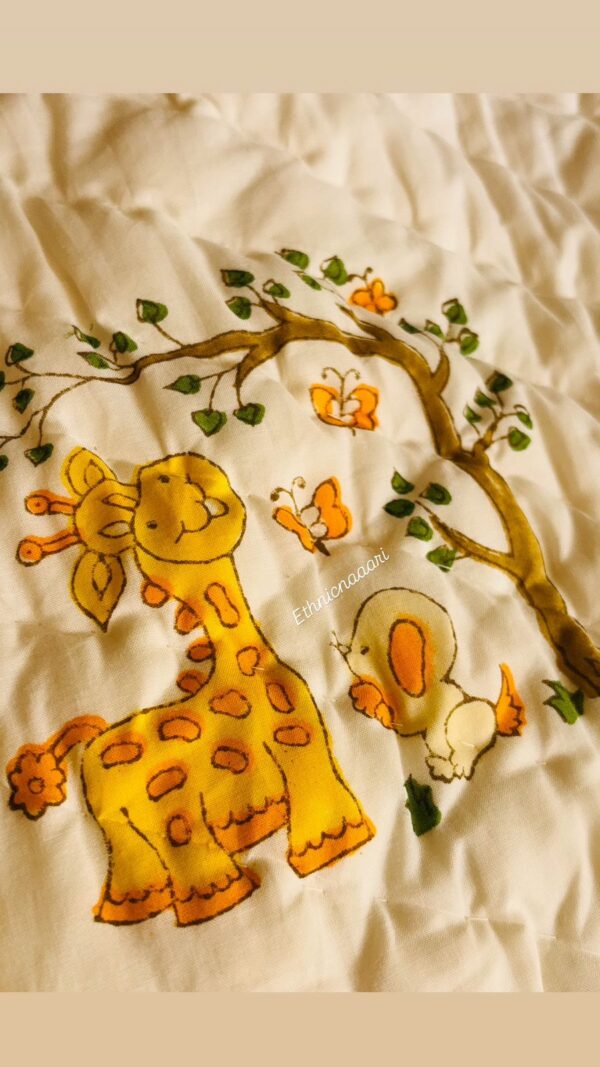Giraffe 🦒 for Toddler 

Toddler Block Print Quilt - Giraffe 🦒 (Dispatch Time 24 Hours)