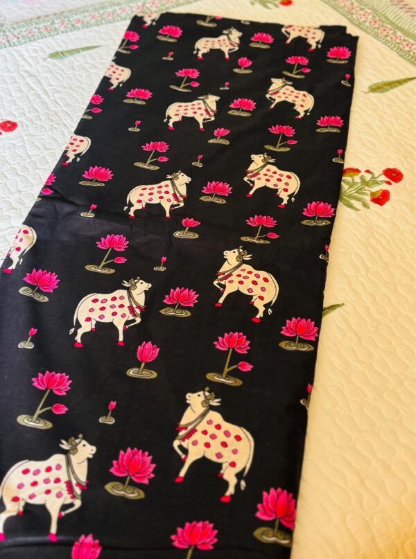 100./. Cotton Mul Fabrics, Black Pichwai Raw Fabrics - Pure Cotton