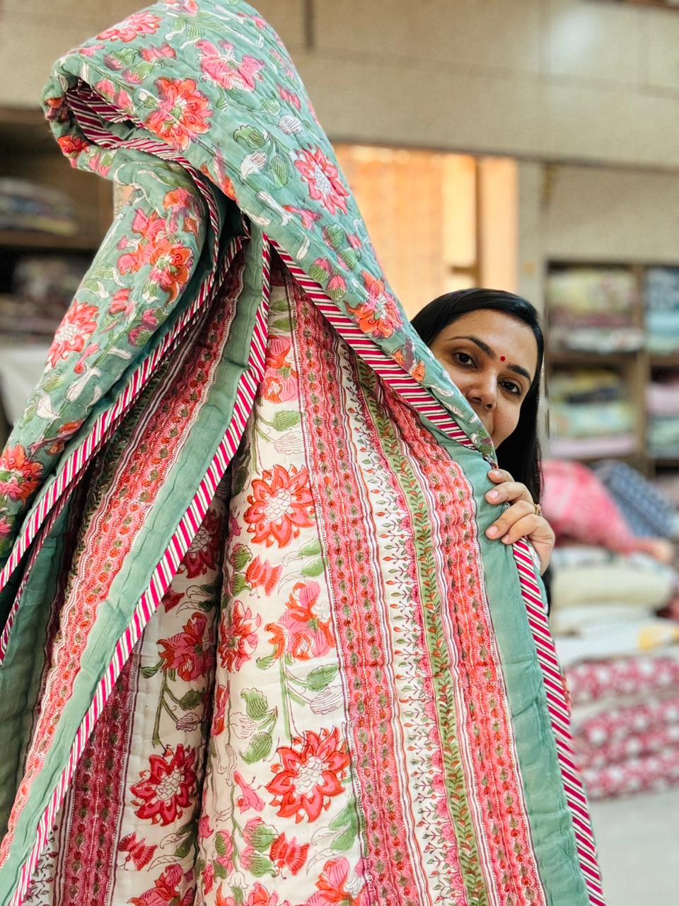 Double Bed - JAIPURI RAZAI - Hand Block Print
Gulab 🌹
(Dispatch Time 24 Hours)