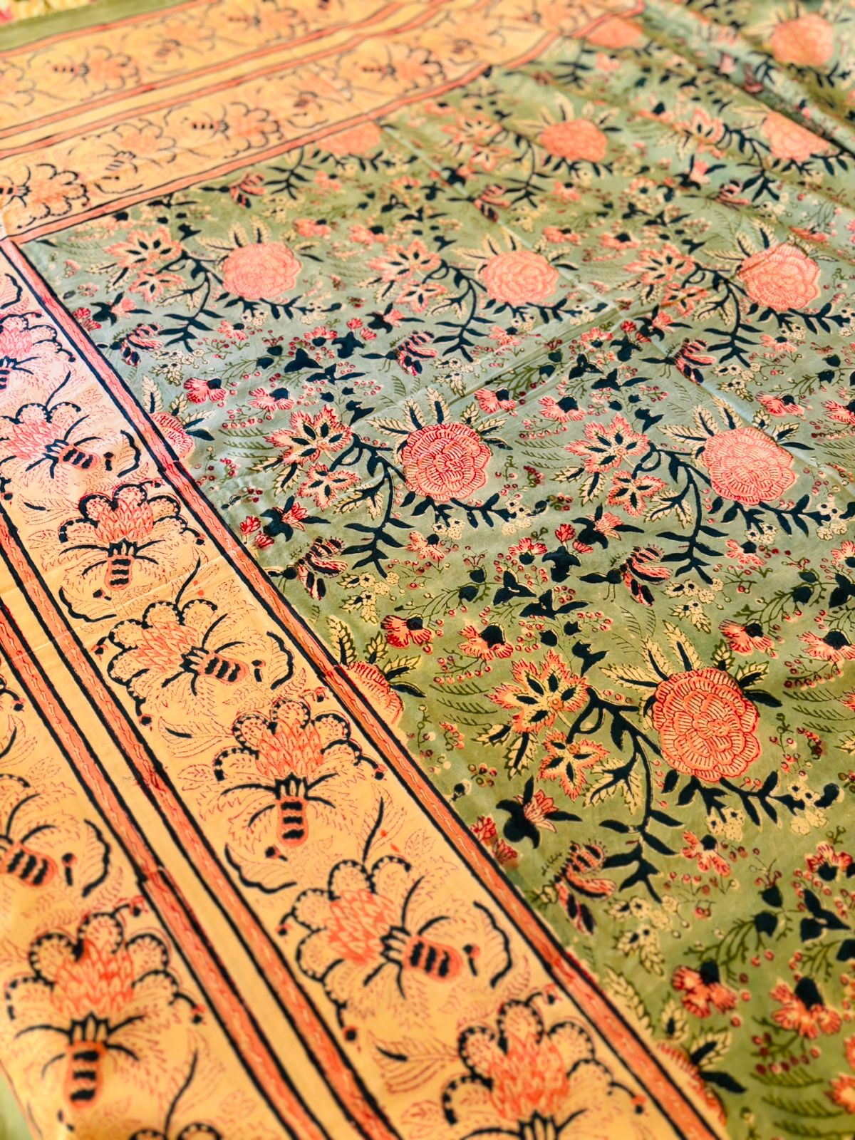 River - Super King Bedsheet with 2 Pillow Covers (Dispatch Time 24 hours)