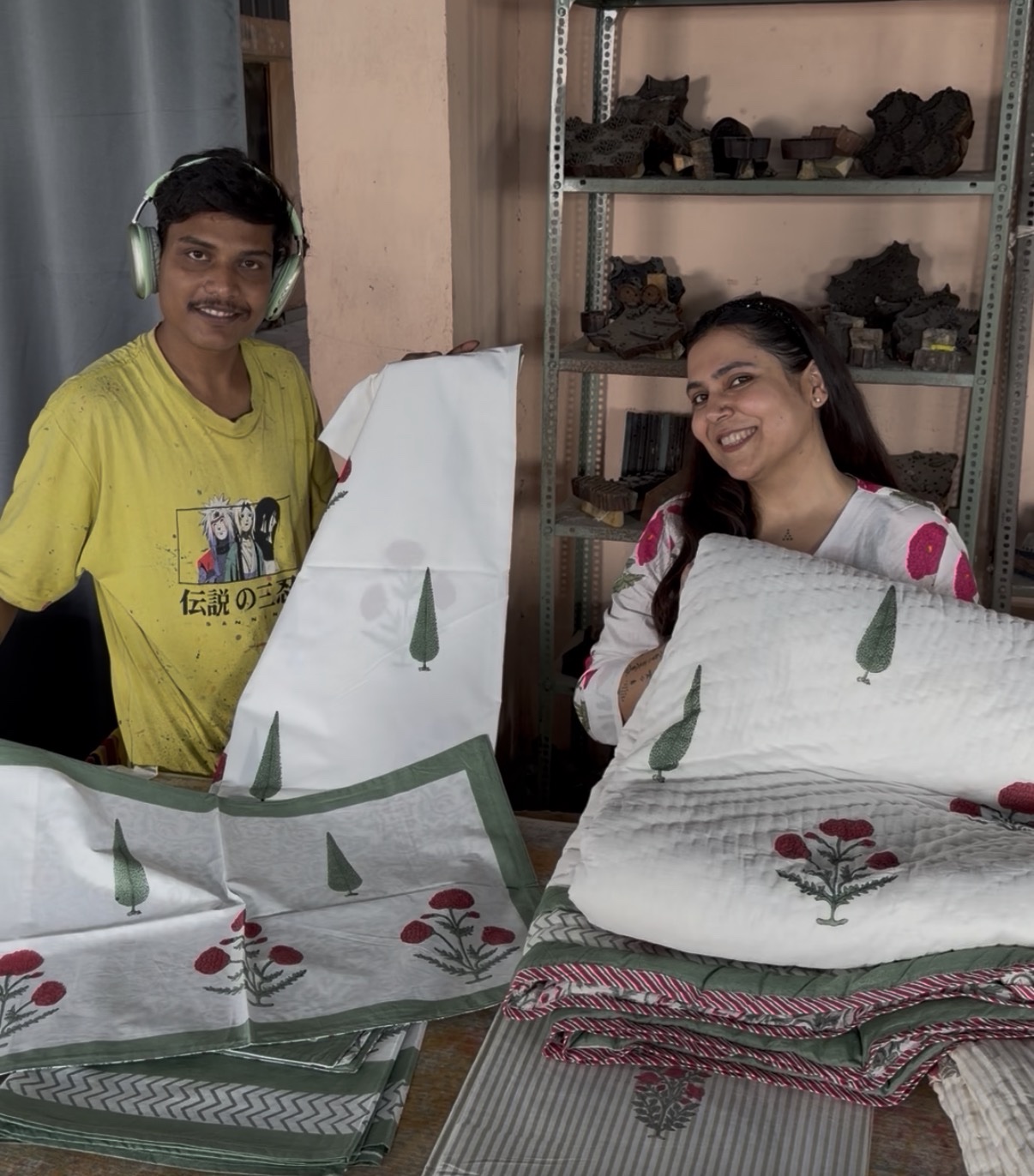 Bedsheet + Razai + Pillow Covers - Rosy (Dispatch time 24 Hours)