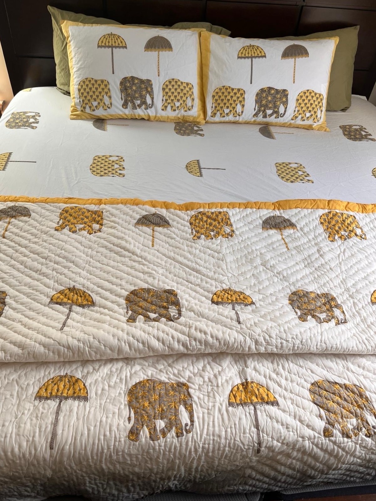 Matching Hand Block Printed Bedding Set - Yellow Haathi
.
.
.
🪷
Bedsheets + Razai + Pillow Covers (Dispatch time 24 Hours)