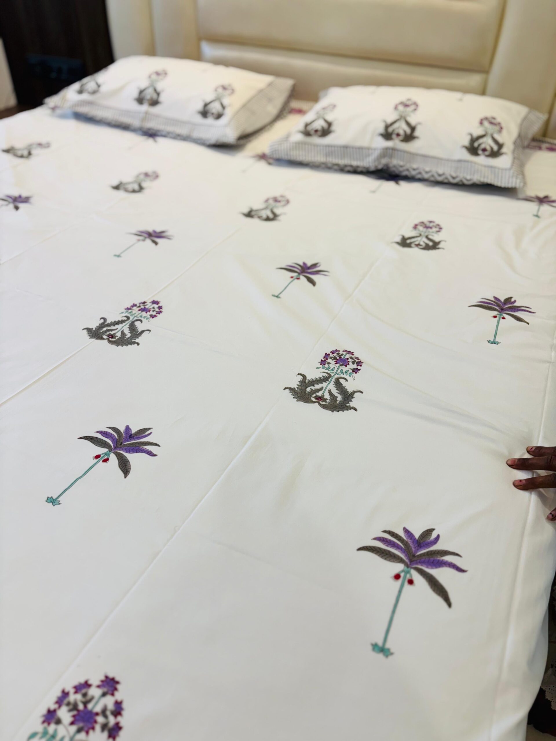 Fitted Bedsheet - Powder Purple (Dispatch time 24 hours) ………………………………………………………SIZES YOU MAY DECIDE ANY ( single/queen/king/super/duper- any size same price)