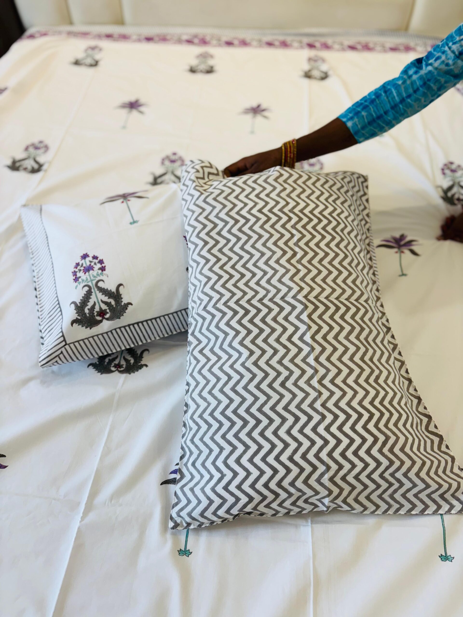 Fitted Bedsheet - Powder Purple (Dispatch time 24 hours) ………………………………………………………SIZES YOU MAY DECIDE ANY ( single/queen/king/super/duper- any size same price)