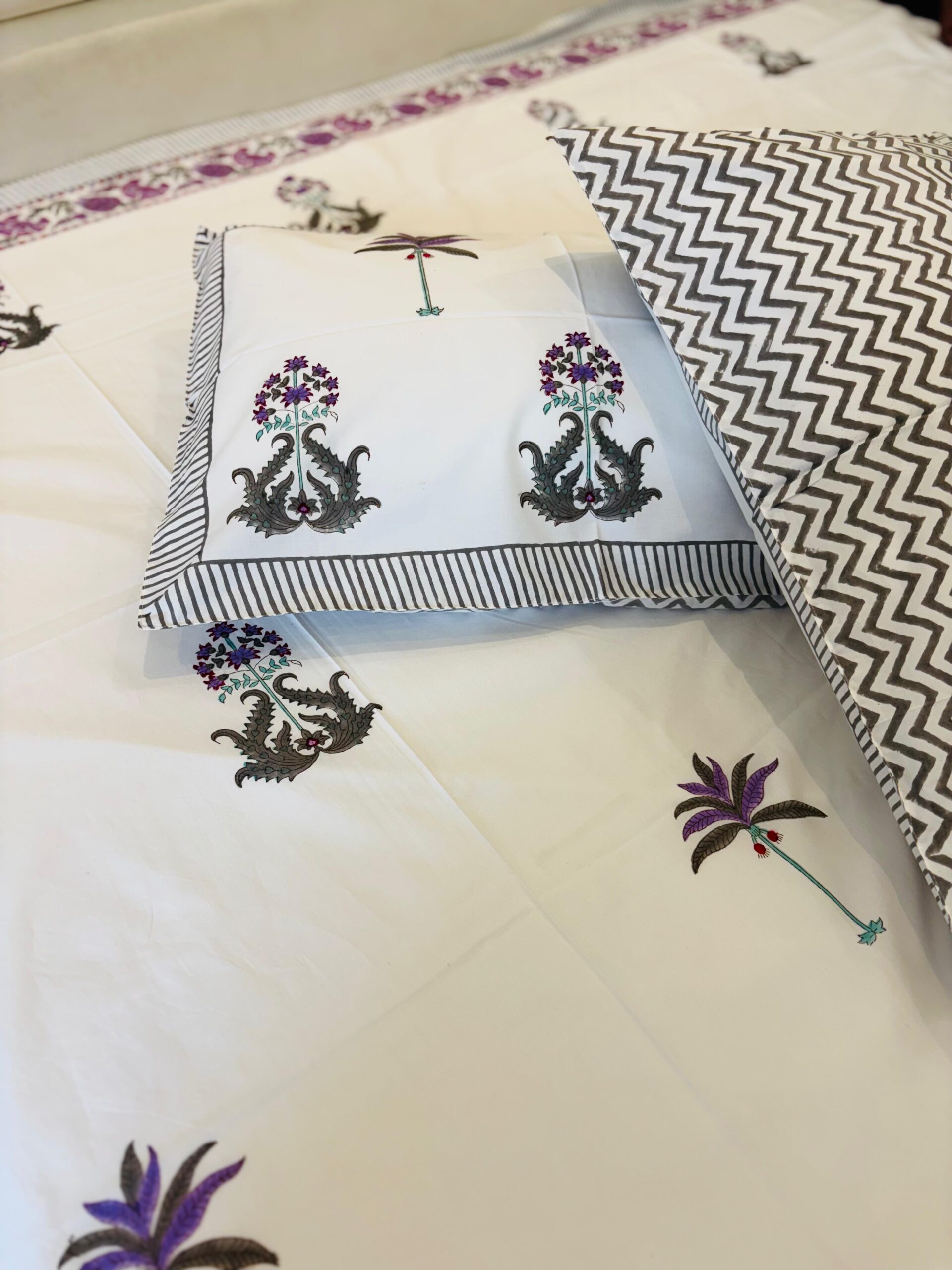 Fitted Bedsheet - Powder Purple (Dispatch time 24 hours) ………………………………………………………SIZES YOU MAY DECIDE ANY ( single/queen/king/super/duper- any size same price)