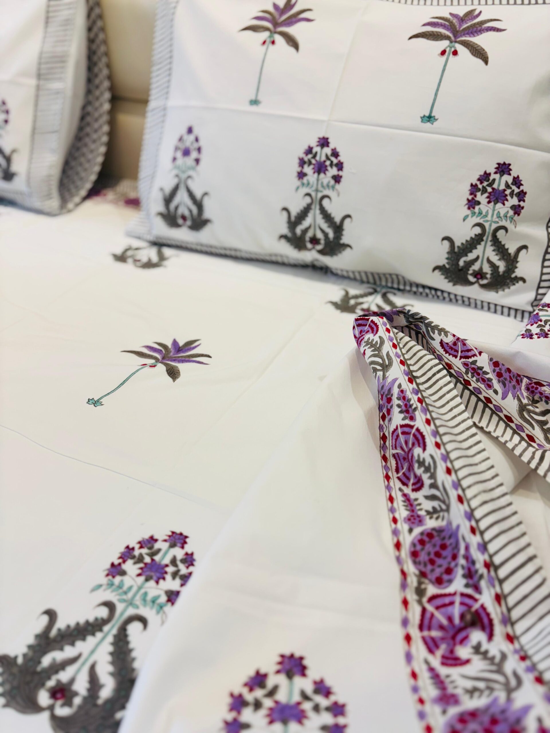 Fitted Bedsheet - Powder Purple (Dispatch time 24 hours) ………………………………………………………SIZES YOU MAY DECIDE ANY ( single/queen/king/super/duper- any size same price)