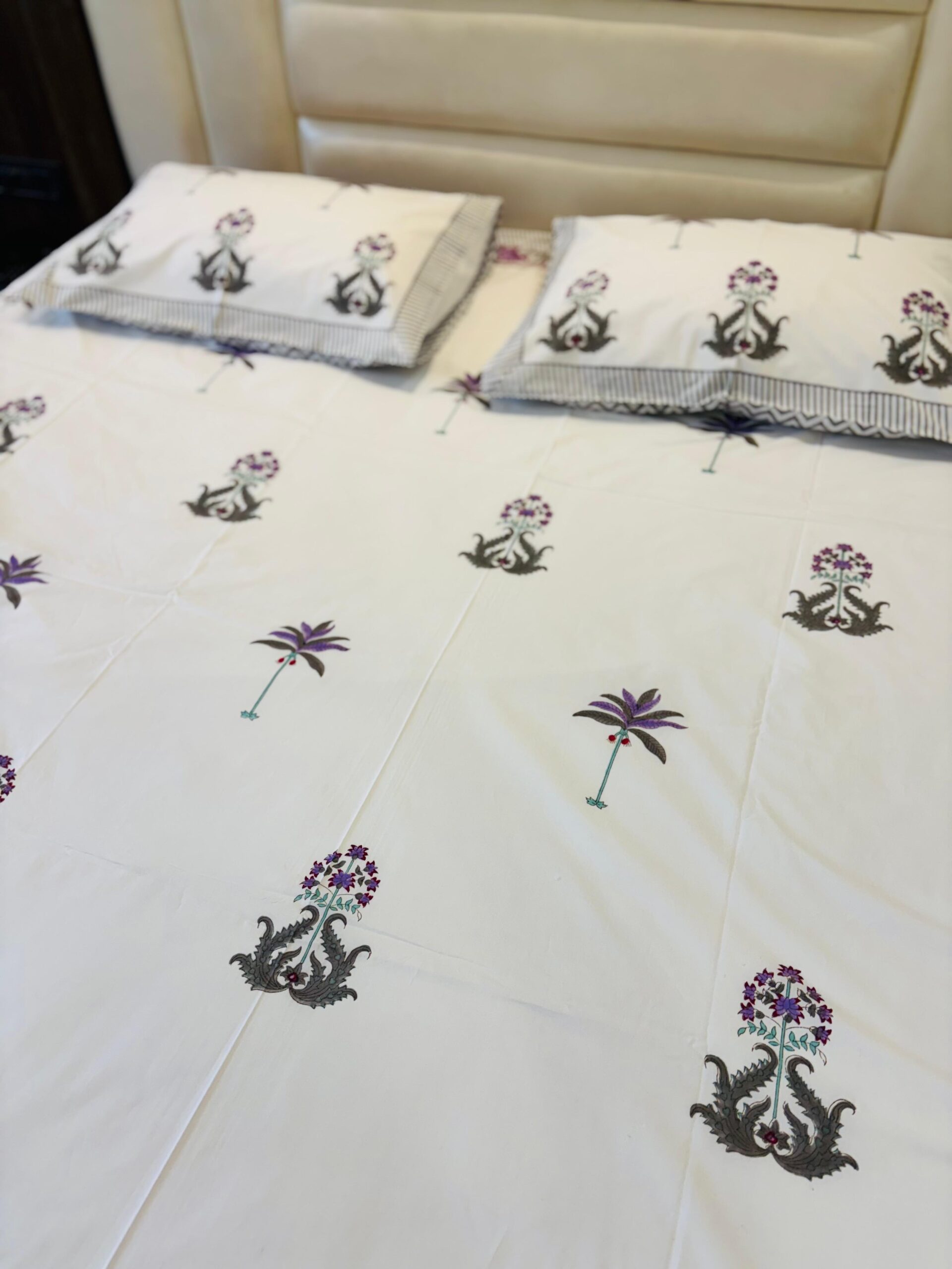 Fitted Bedsheet - Powder Purple (Dispatch time 24 hours) ………………………………………………………SIZES YOU MAY DECIDE ANY ( single/queen/king/super/duper- any size same price)