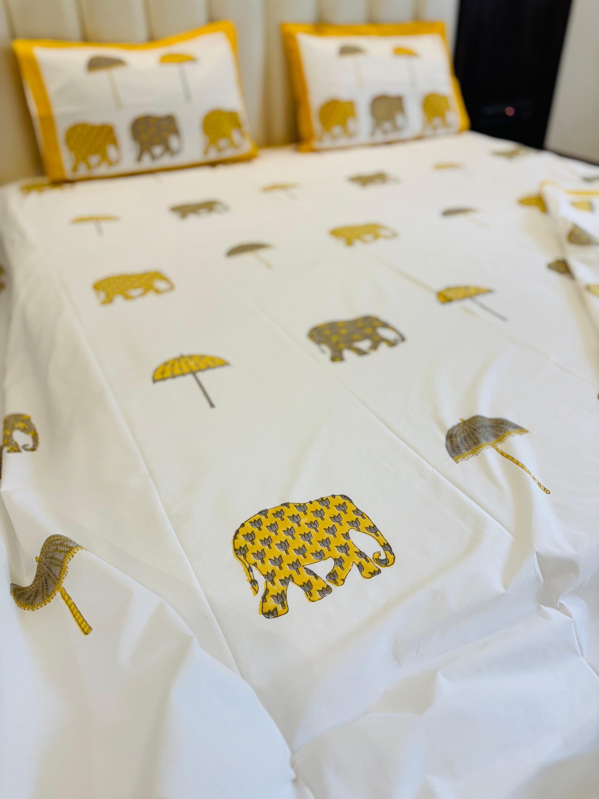 Matching Hand Block Printed Bedding Set - Yellow Haathi
.
.
.
🪷
Bedsheets + Razai + Pillow Covers (Dispatch time 24 Hours)