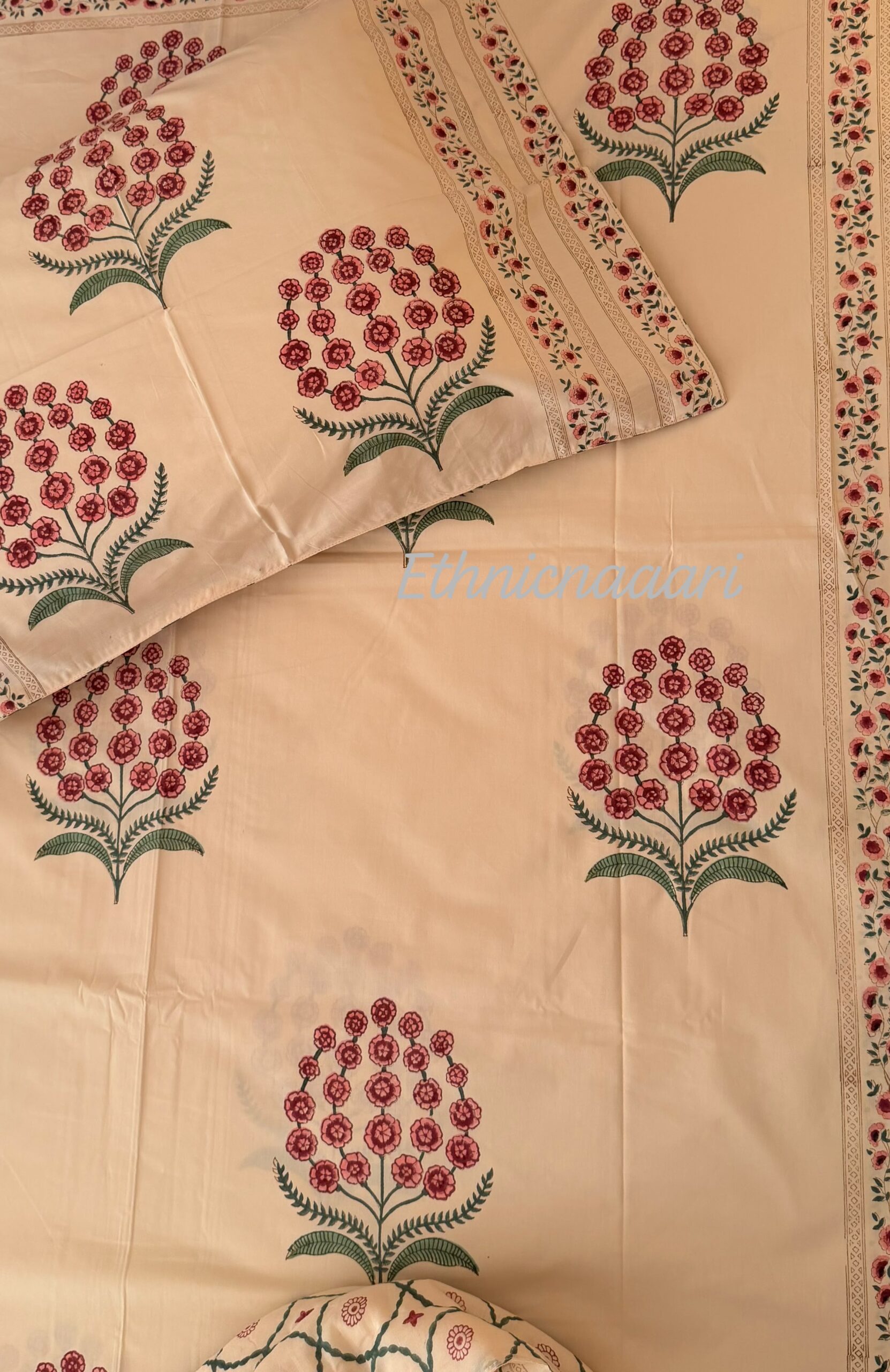 Plum 🍑Fitted Bedsheet - (Dispatch time 24 hours) ……………………………………………………SIZES YOU MAY DECIDE ANY( single/queen/king/super/duper- any size same price)