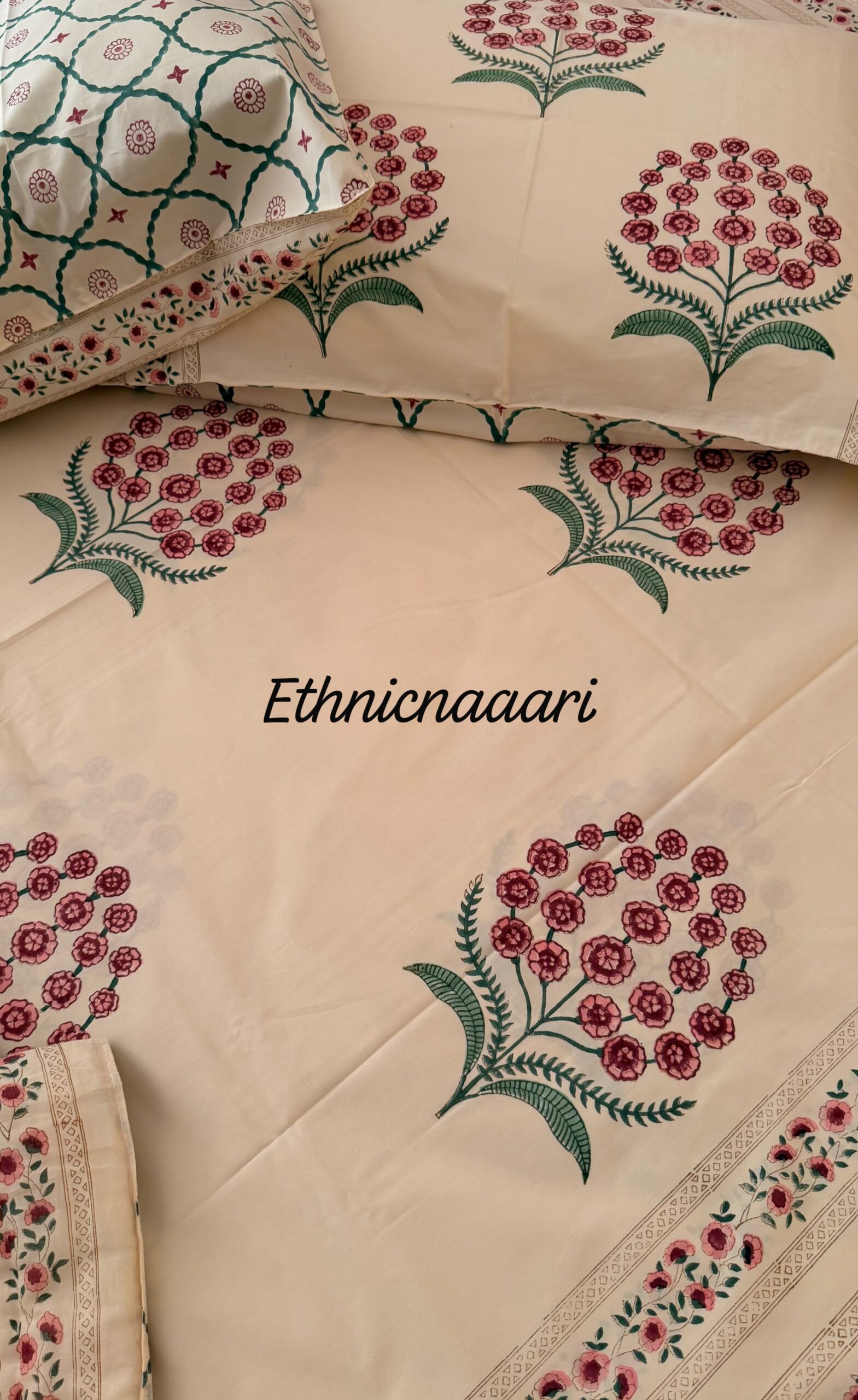 Plum 🍑Fitted Bedsheet - (Dispatch time 24 hours) ……………………………………………………SIZES YOU MAY DECIDE ANY( single/queen/king/super/duper- any size same price)