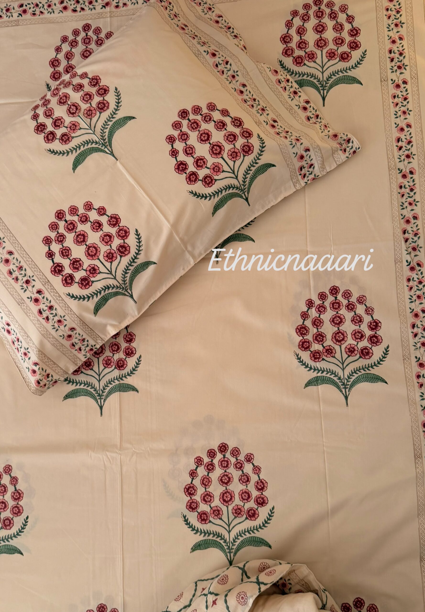 Plum 🍑Fitted Bedsheet - (Dispatch time 24 hours) ……………………………………………………SIZES YOU MAY DECIDE ANY( single/queen/king/super/duper- any size same price)