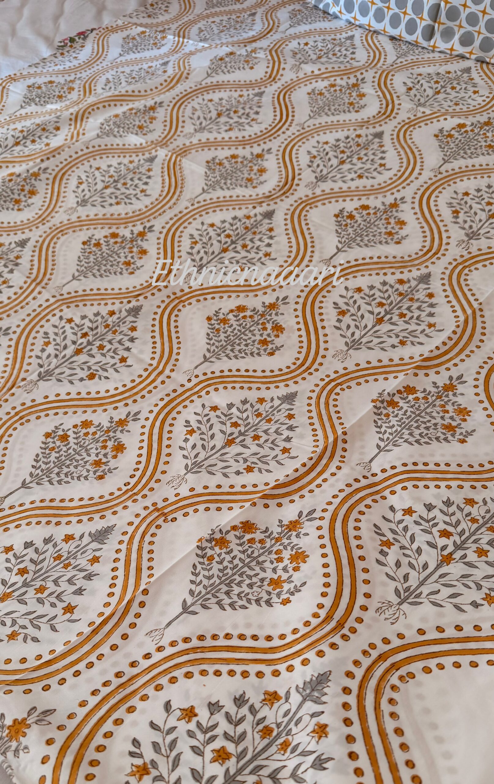 Marigold 🌼 Fitted Bedsheet - (Dispatch time 24 hours) ……………………………………………………SIZES YOU MAY DECIDE ANY( single/queen/king/super/duper- any size same price)