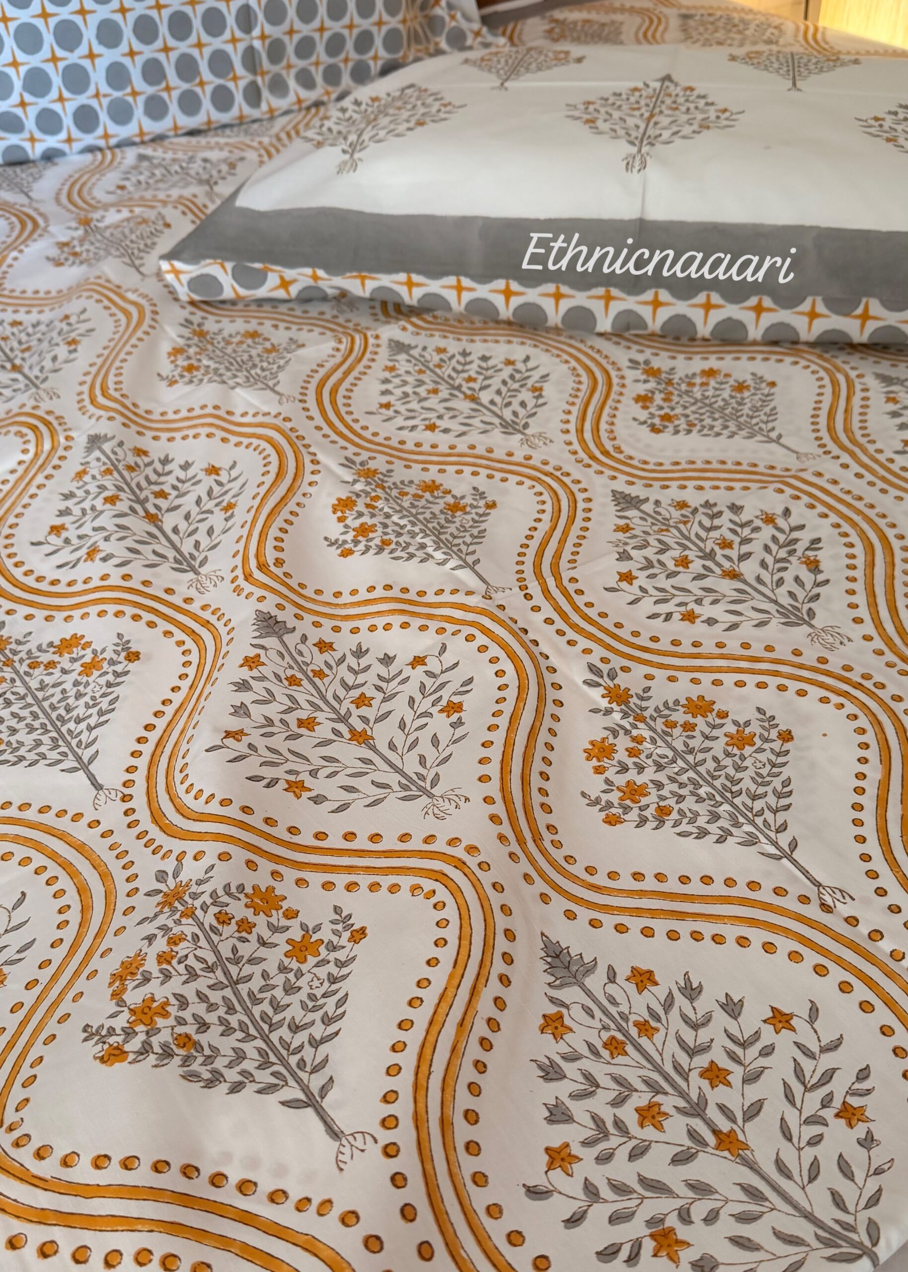 Marigold 🌼 Fitted Bedsheet - (Dispatch time 24 hours) ……………………………………………………SIZES YOU MAY DECIDE ANY( single/queen/king/super/duper- any size same price)
